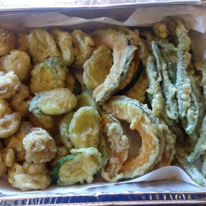 Tempura - Shrimp & Veggies (Half Tray  7-10 people).
