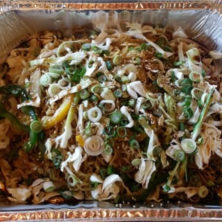 Pan Fried Yakisoba Noodles w/ Vegetables (Half Tray  7-10 people)