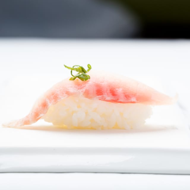 Side-Sushi (2 pcs).