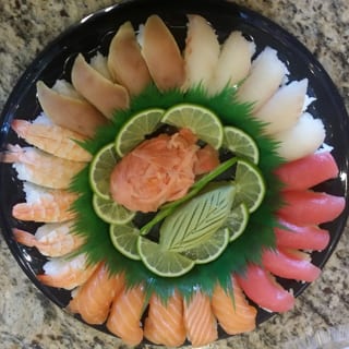24 Pieces Mixed Sushi