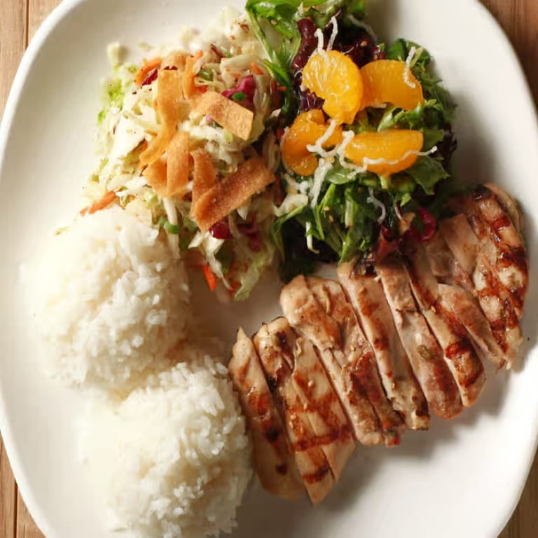 Fresh Salmon Salad: A Japanese Delight