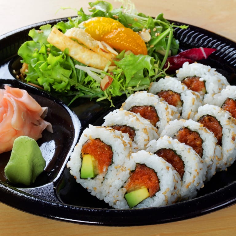 Spicy Tuna Roll: A Japanese Sushi Delight
